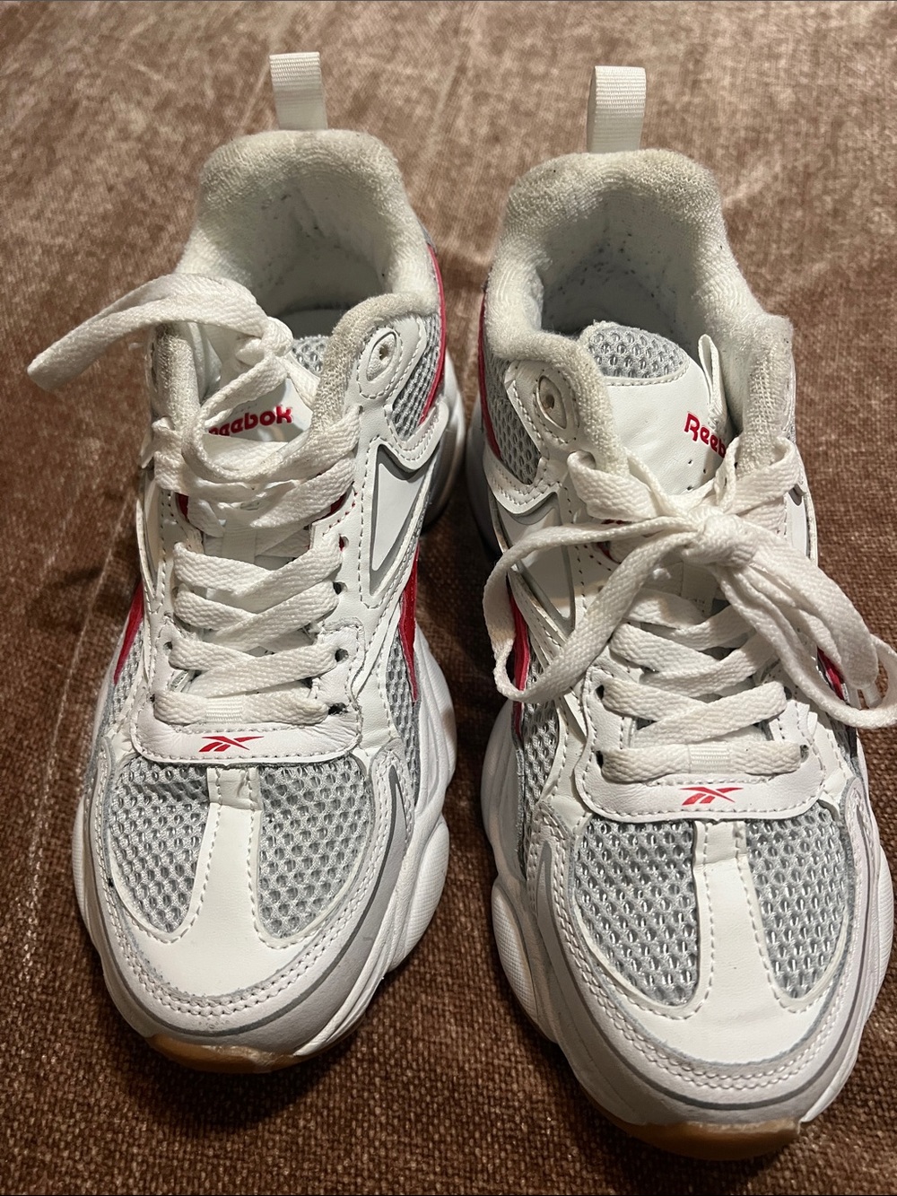 Reebok men or women White and red Mesh Athletic Sneakers